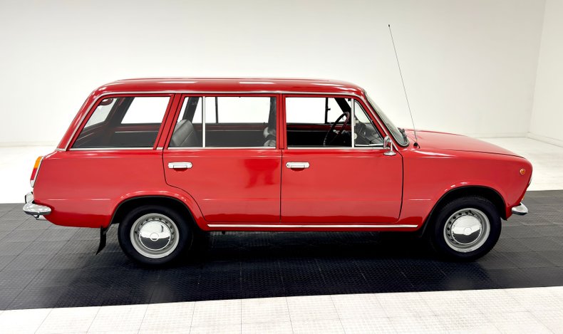 Lada-Other-1985-Corrida-Red-Black-20