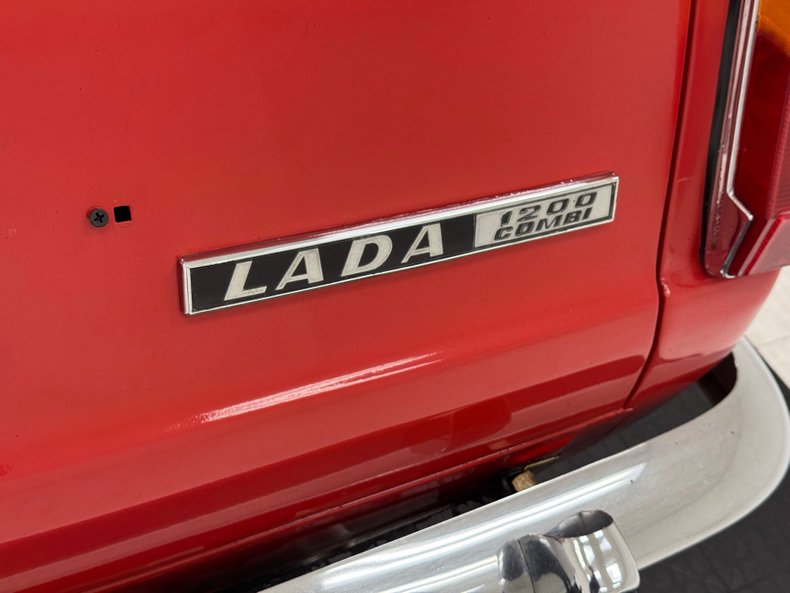 Lada-Other-1985-Corrida-Red-Black-31