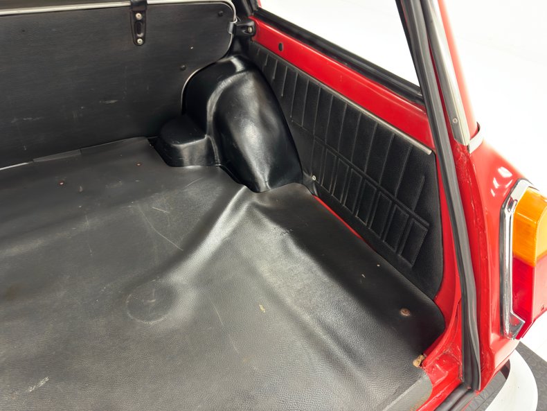 Lada-Other-1985-Corrida-Red-Black-40