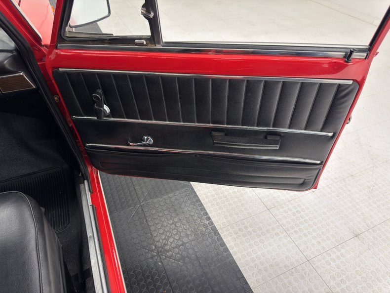 Lada-Other-1985-Corrida-Red-Black-43