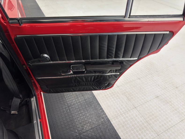 Lada-Other-1985-Corrida-Red-Black-44