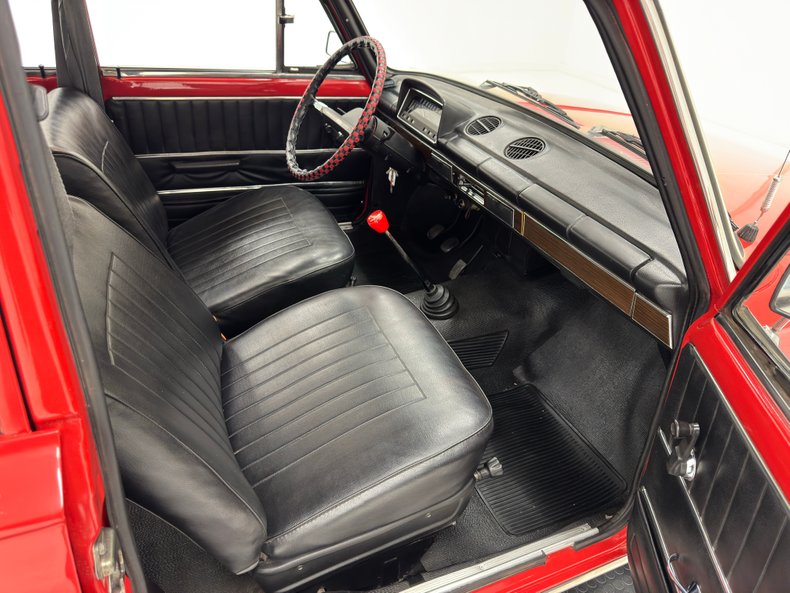 Lada-Other-1985-Corrida-Red-Black-9