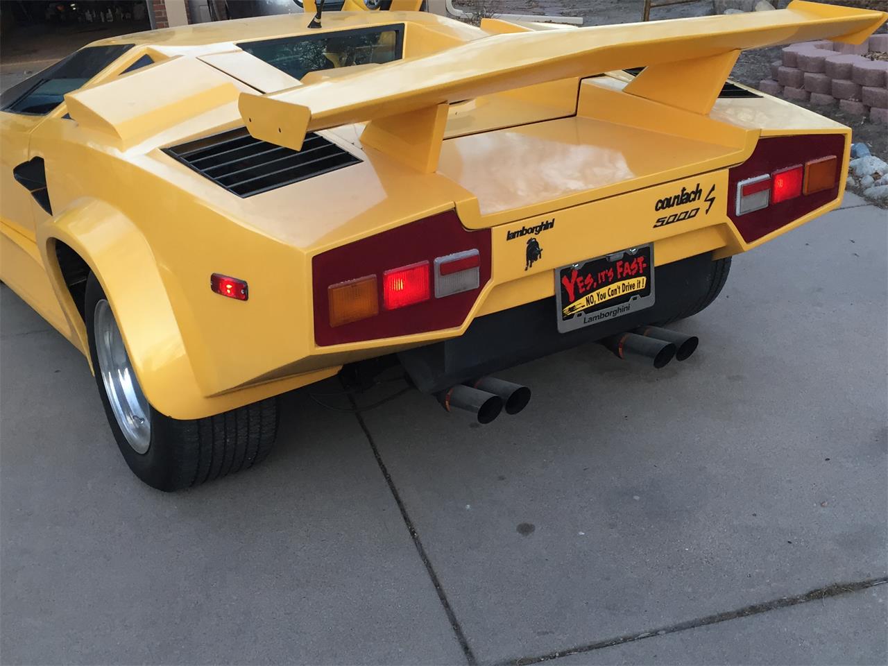 Lamborghini-Countach-1981-Yellow-Yellow-amp-Black-11