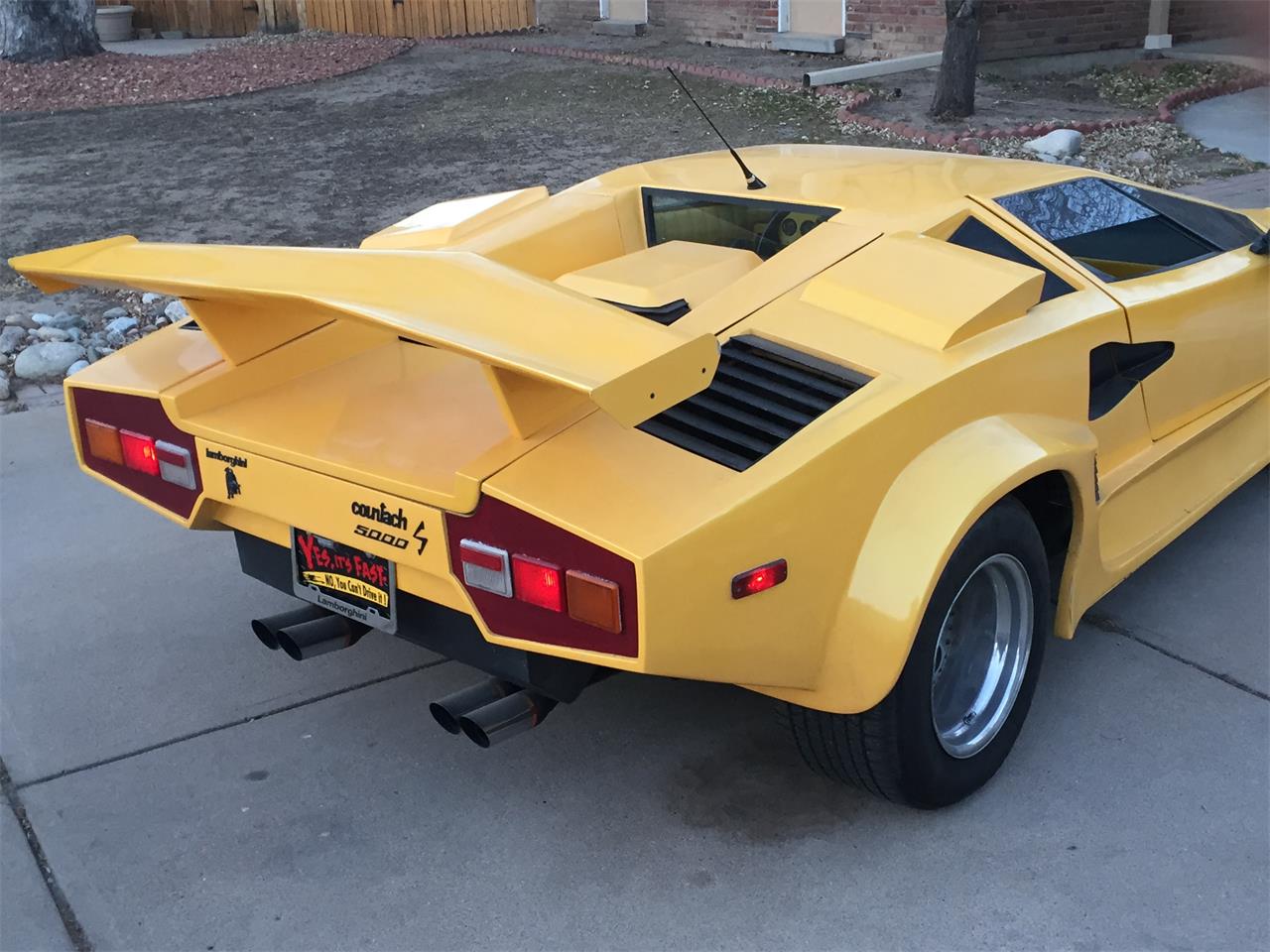 Lamborghini-Countach-1981-Yellow-Yellow-amp-Black-12