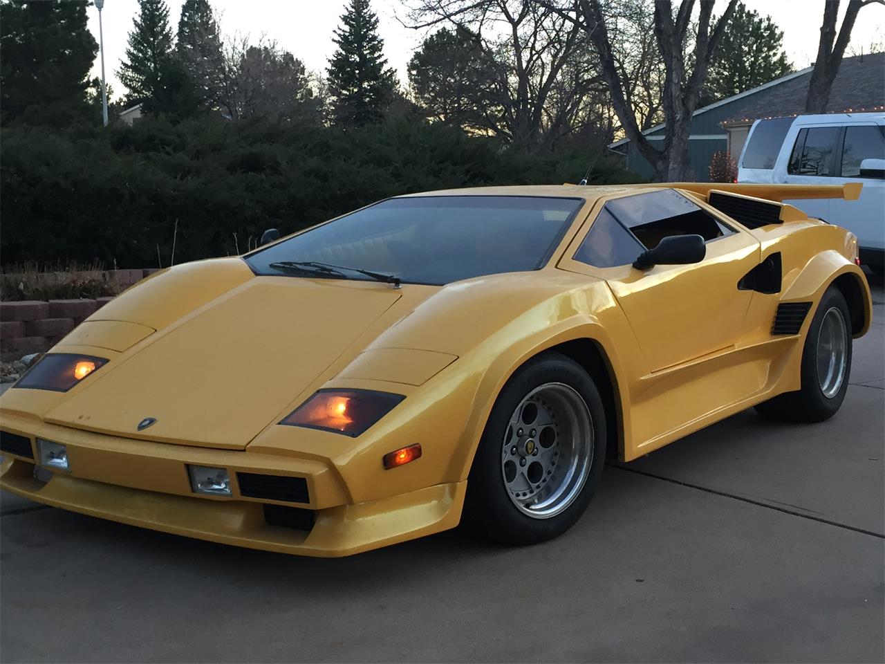 Lamborghini-Countach-1981-Yellow-Yellow-amp-Black-13