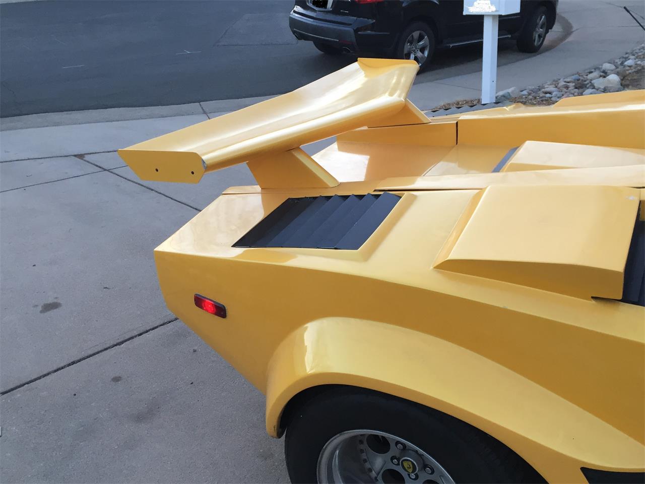 Lamborghini-Countach-1981-Yellow-Yellow-amp-Black-21
