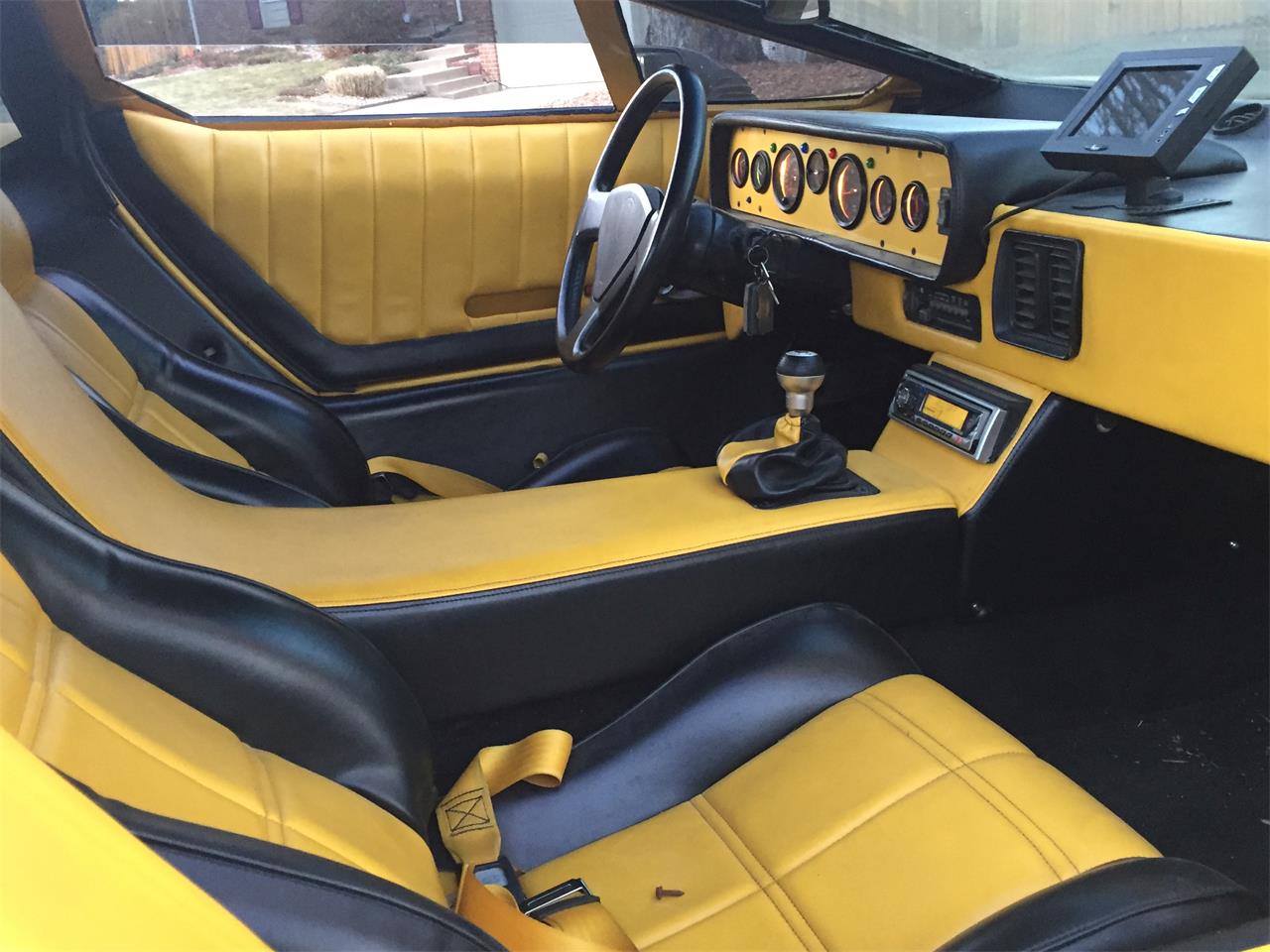 Lamborghini-Countach-1981-Yellow-Yellow-amp-Black-26