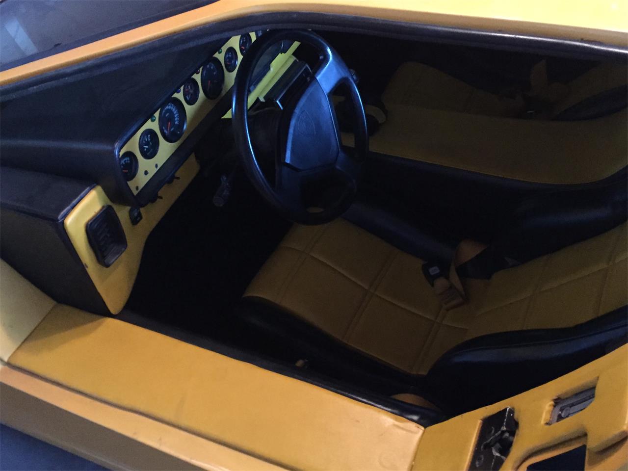 Lamborghini-Countach-1981-Yellow-Yellow-amp-Black-30