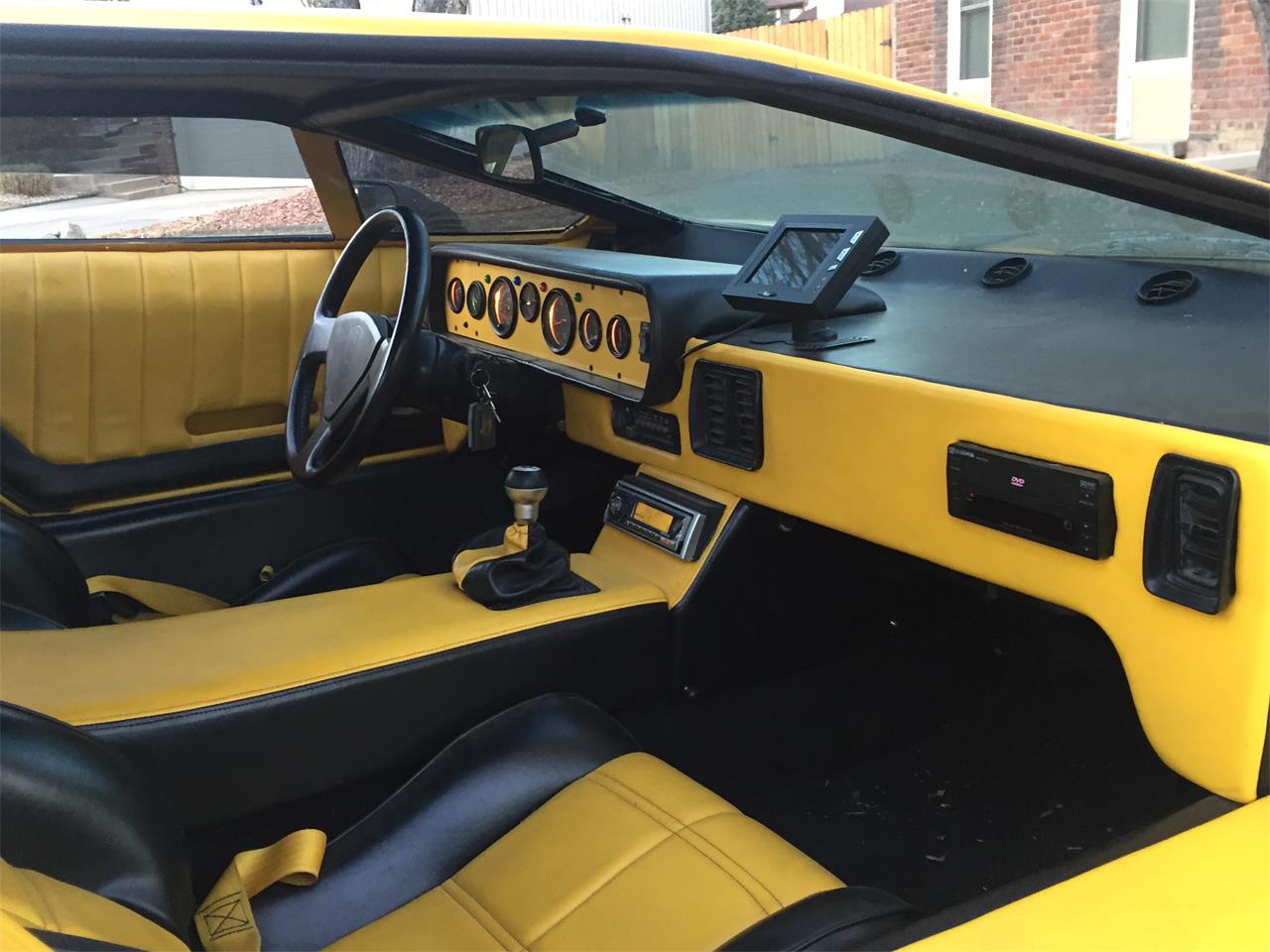 Lamborghini-Countach-1981-Yellow-Yellow-amp-Black-37