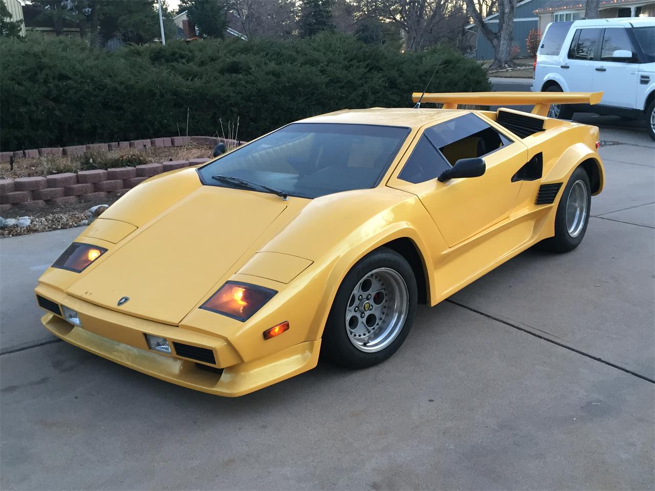 Lamborghini-Countach-1981-Yellow-Yellow-amp-Black-4