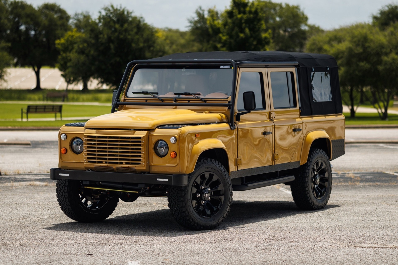 Land-Rover-Defender-110-Custom-1993-4D-Sport-Utility-2