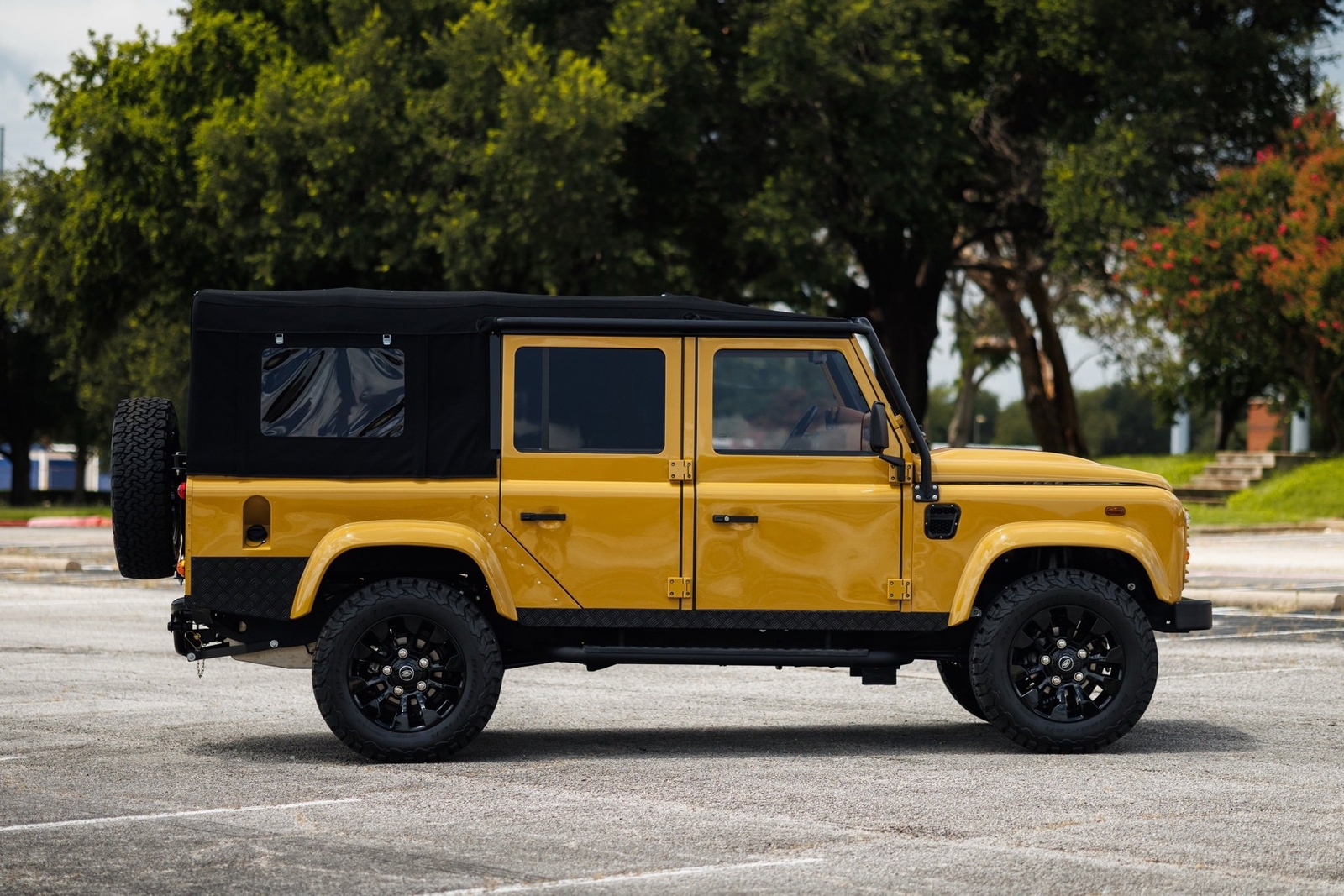 Land-Rover-Defender-110-Custom-1993-4D-Sport-Utility-21