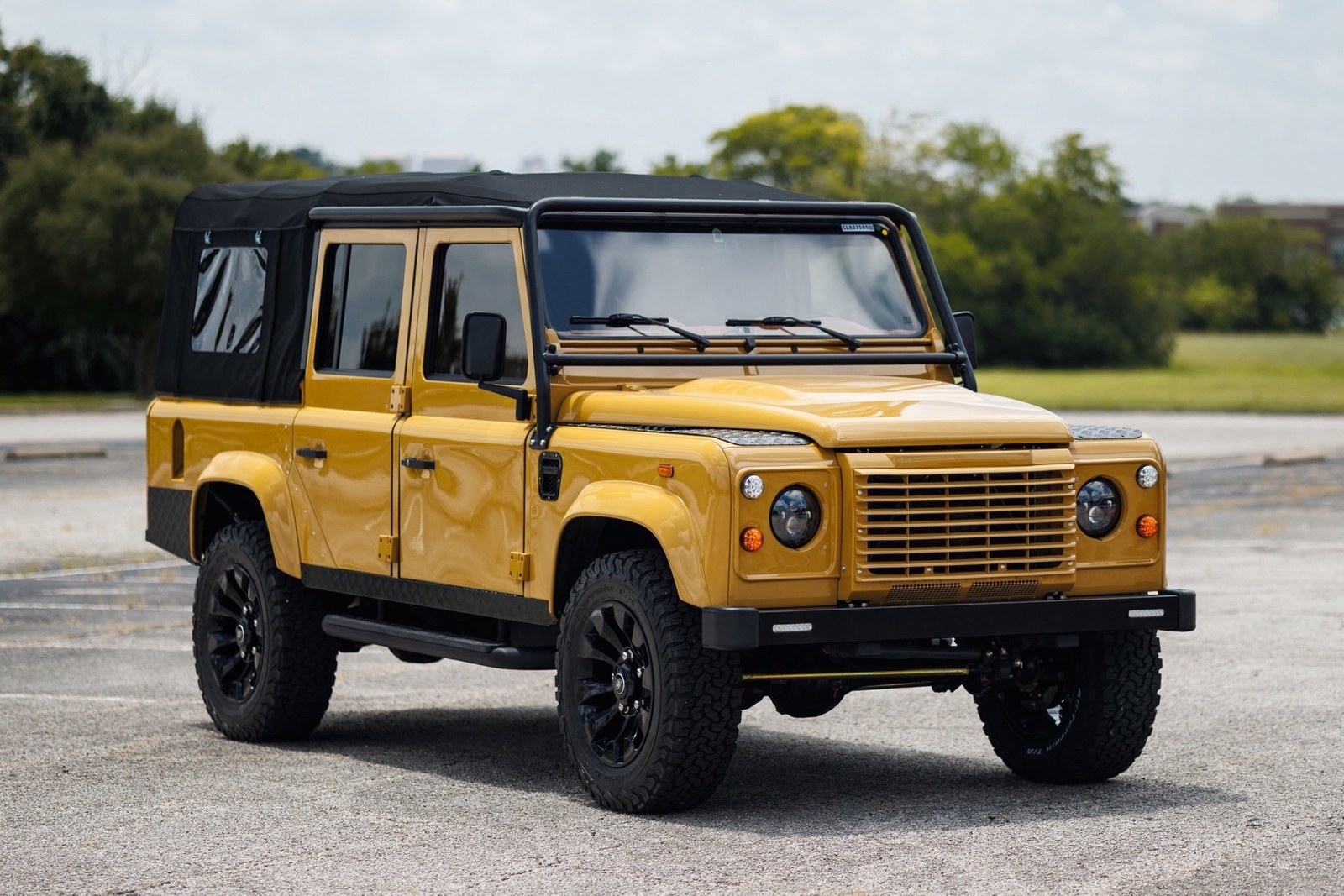 Land-Rover-Defender-110-Custom-1993-4D-Sport-Utility-4