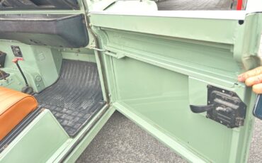 Land-Rover-Defender-1974-Convertible-18