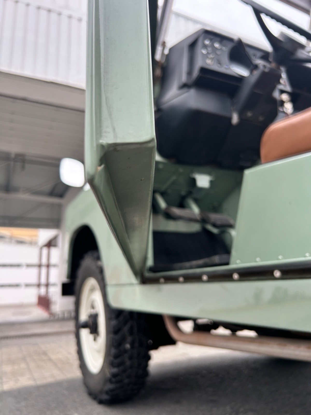 Land-Rover-Defender-1974-Convertible-26
