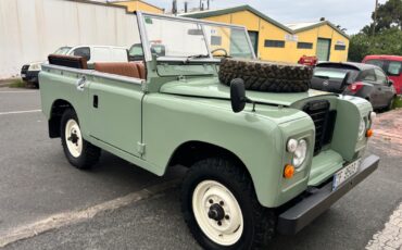 Land-Rover-Defender-1974-Convertible