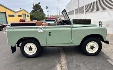 Land-Rover-Defender-1974-Convertible-5
