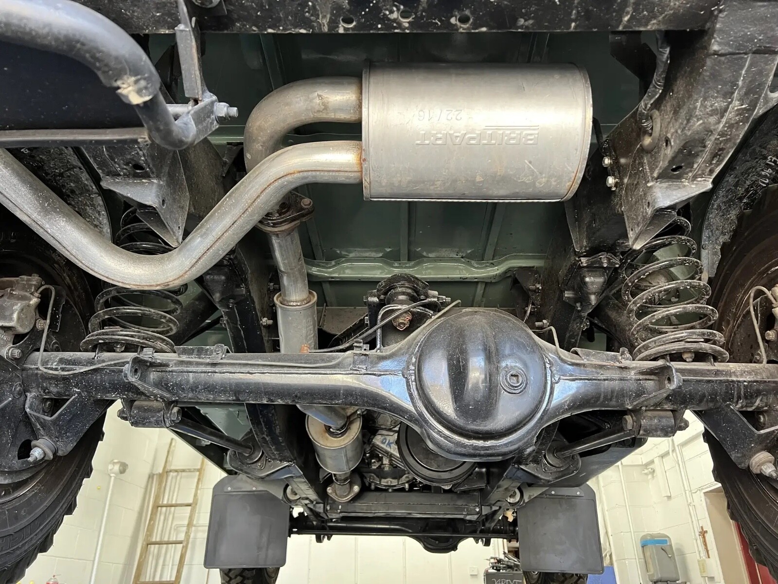 Land-Rover-Defender-1986-31