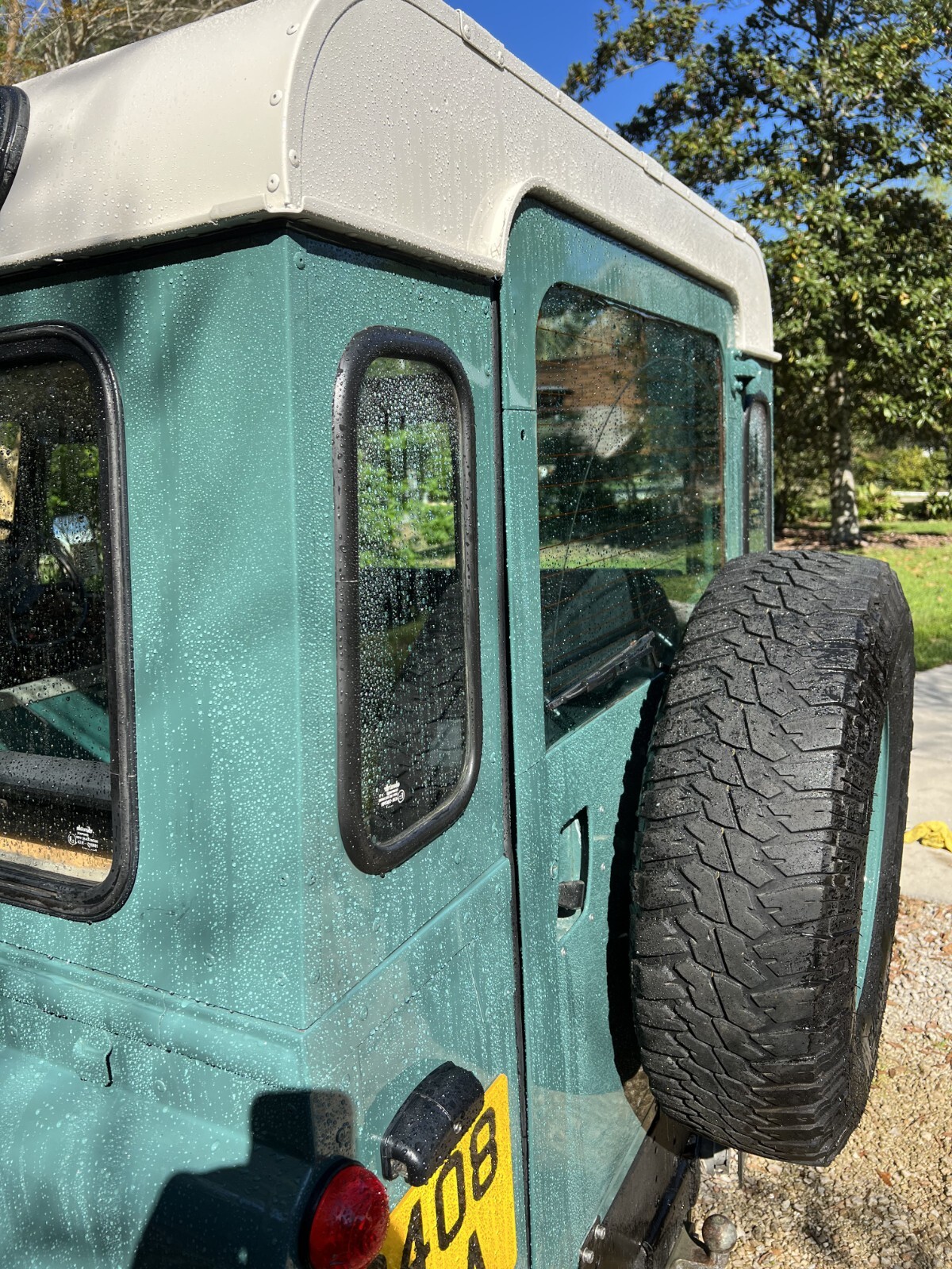 Land-Rover-Defender-1986-SUV-12