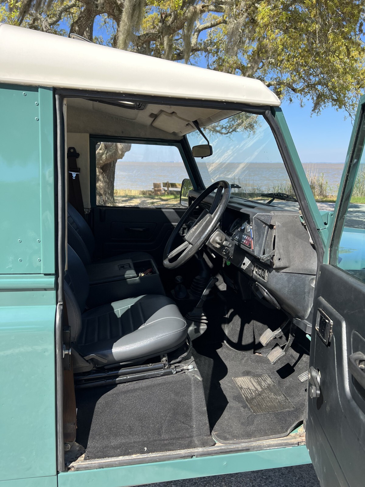 Land-Rover-Defender-1986-SUV-19