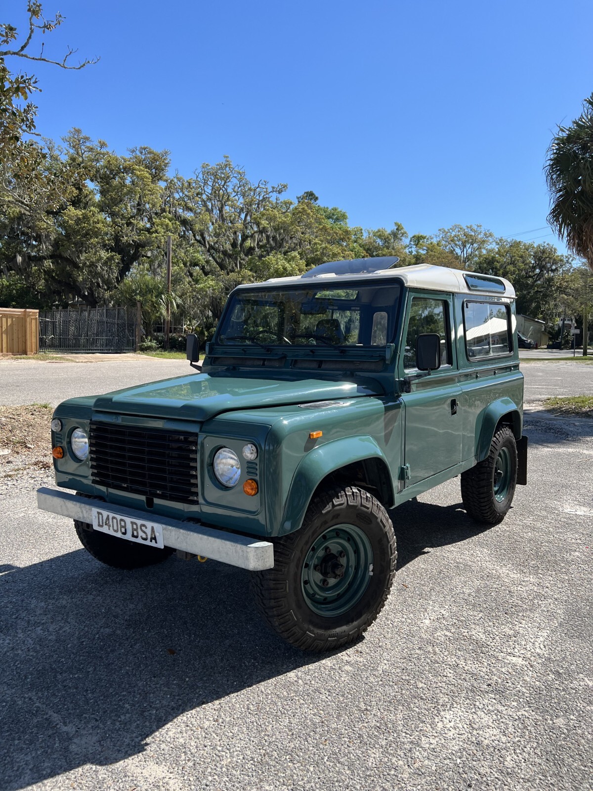 Land-Rover-Defender-1986-SUV-21