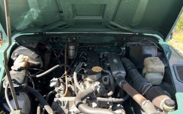 Land-Rover-Defender-1986-SUV-24