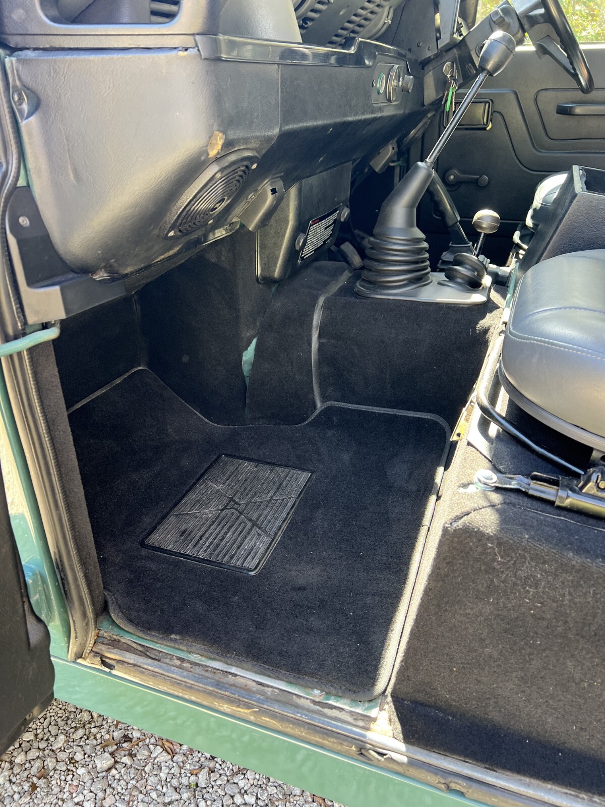 Land-Rover-Defender-1986-SUV-29