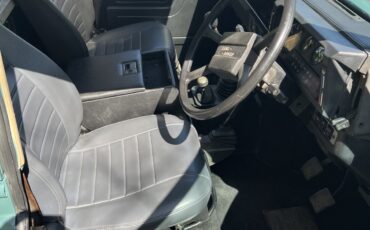 Land-Rover-Defender-1986-SUV-34