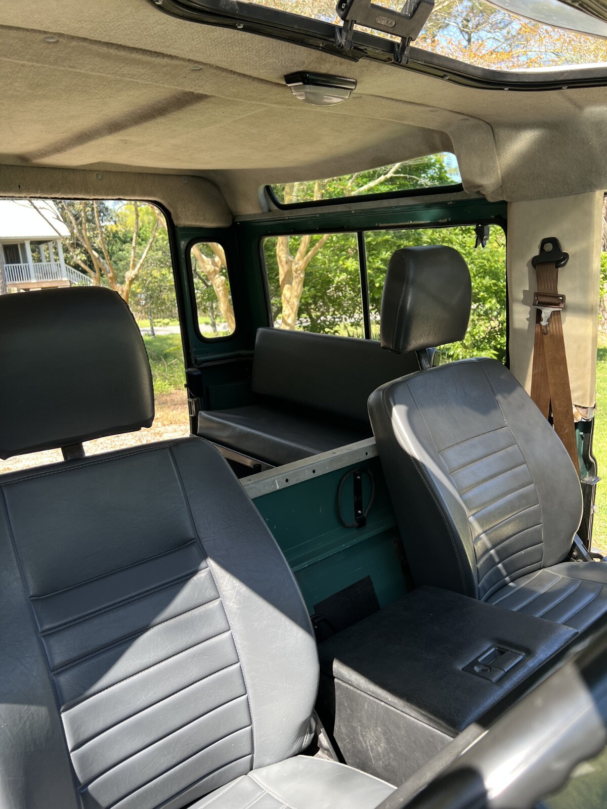 Land-Rover-Defender-1986-SUV-36