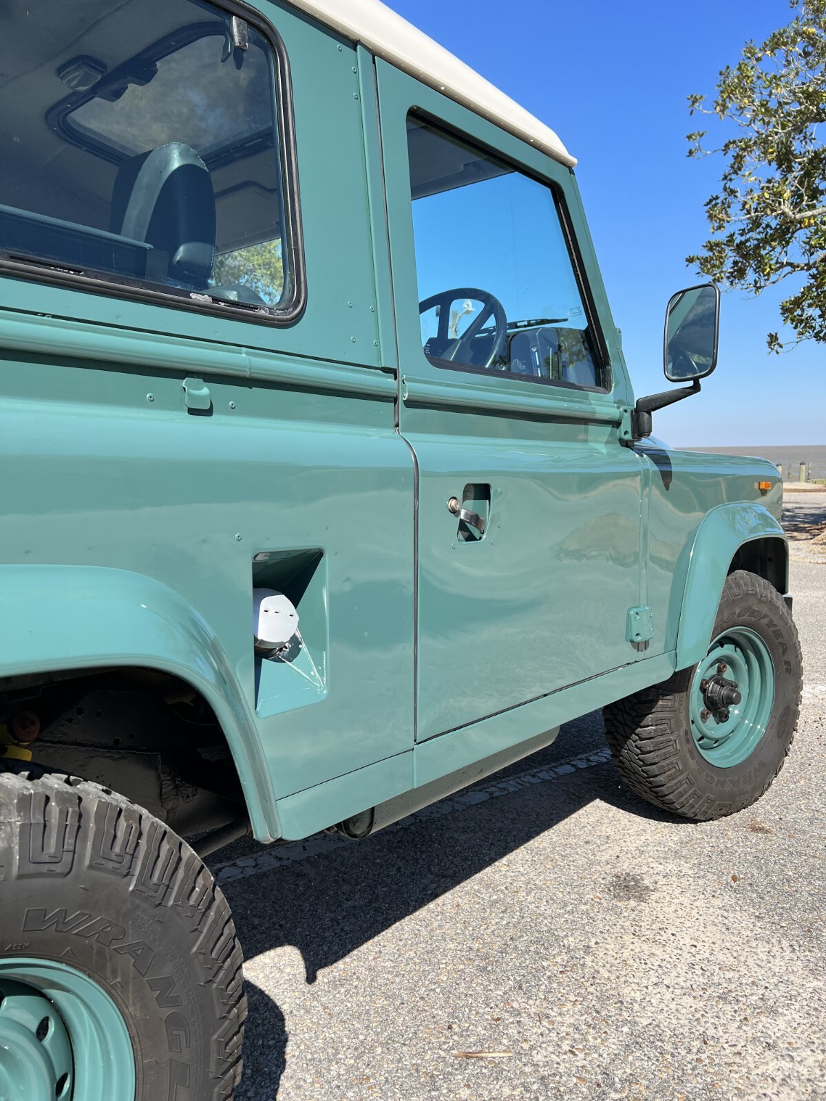Land-Rover-Defender-1986-SUV-9