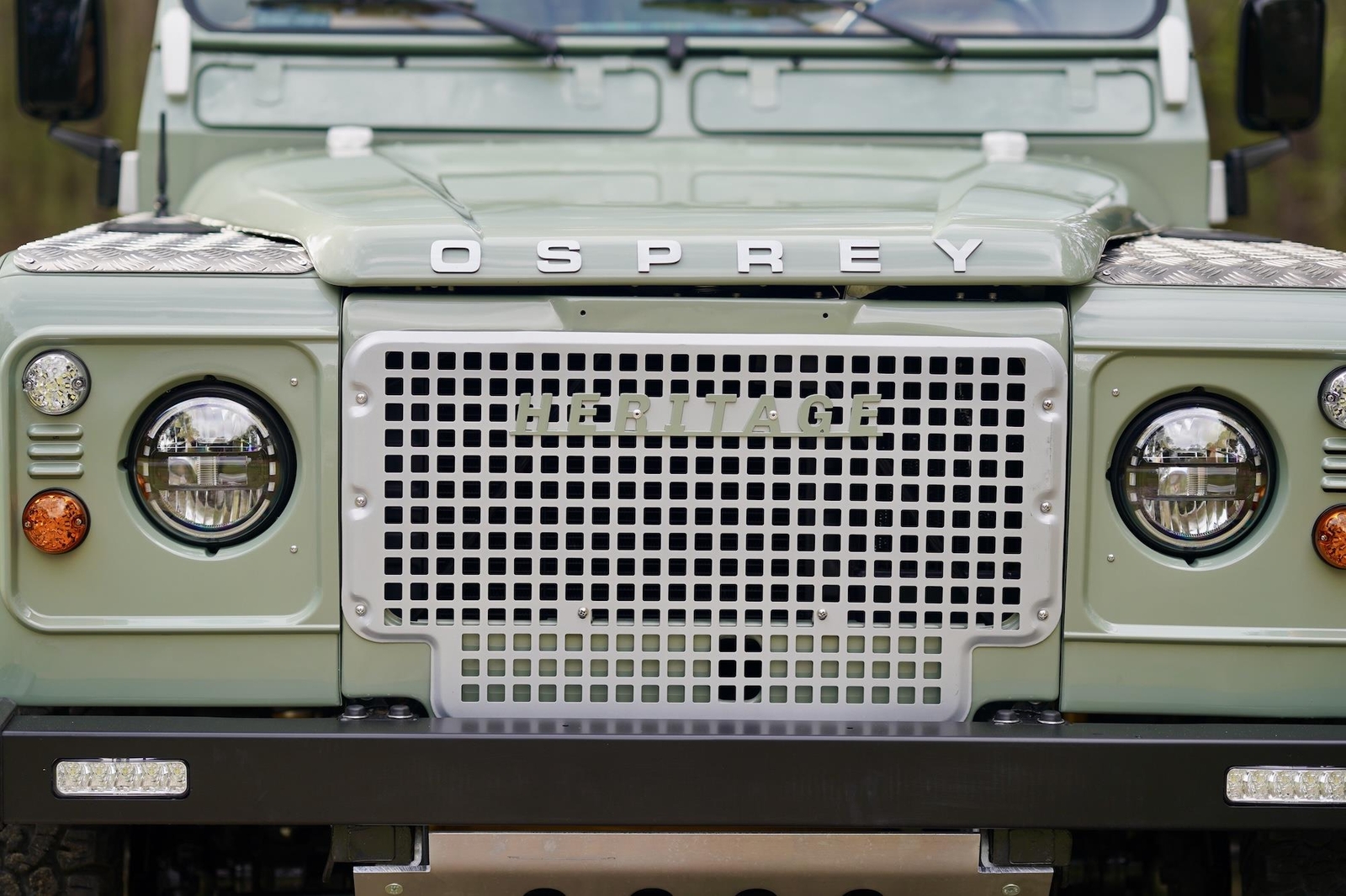 Land-Rover-Defender-1988-17