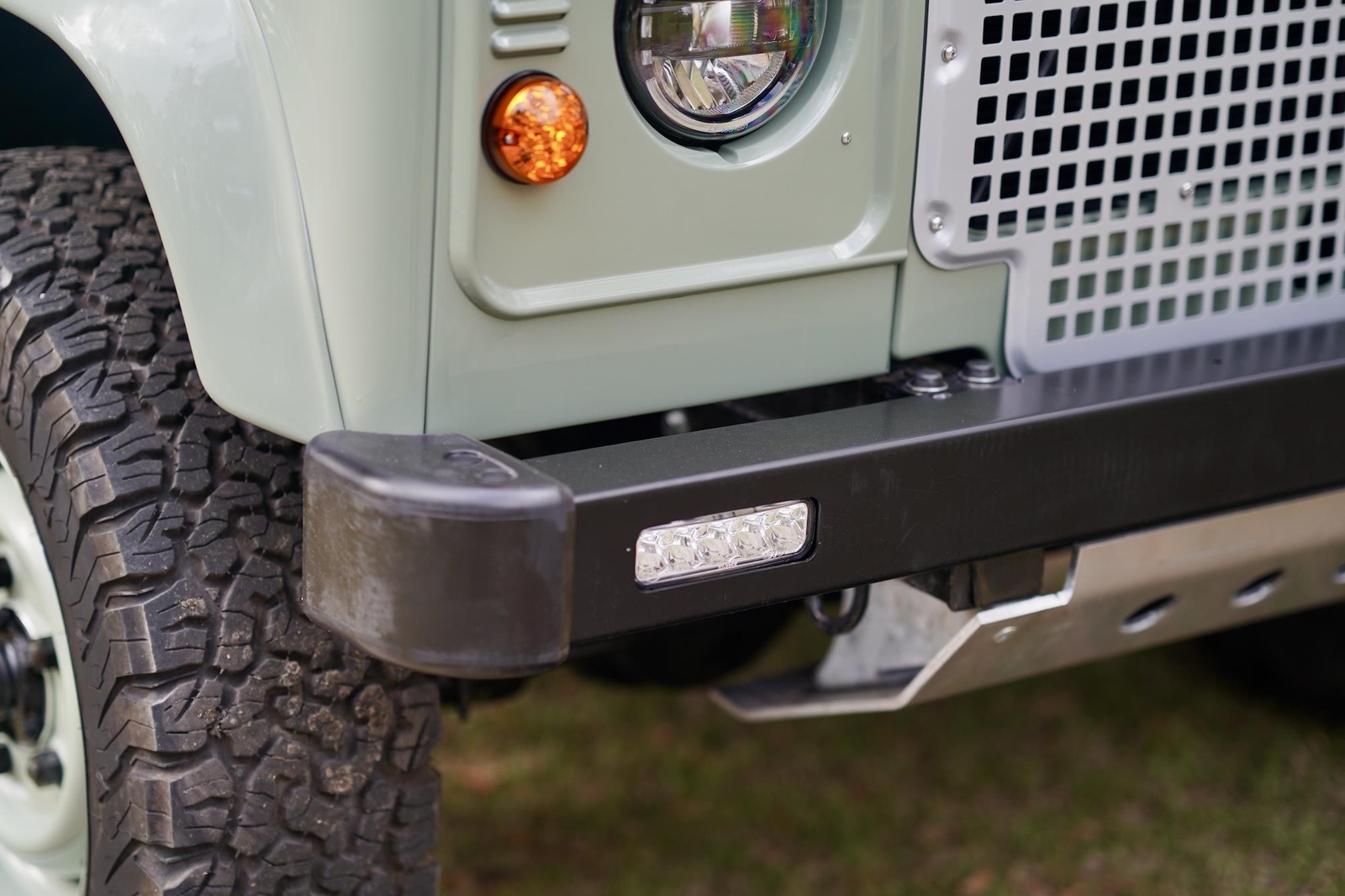 Land-Rover-Defender-1988-18