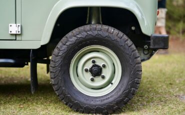 Land-Rover-Defender-1988-21