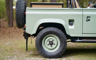 Land-Rover-Defender-1988-22