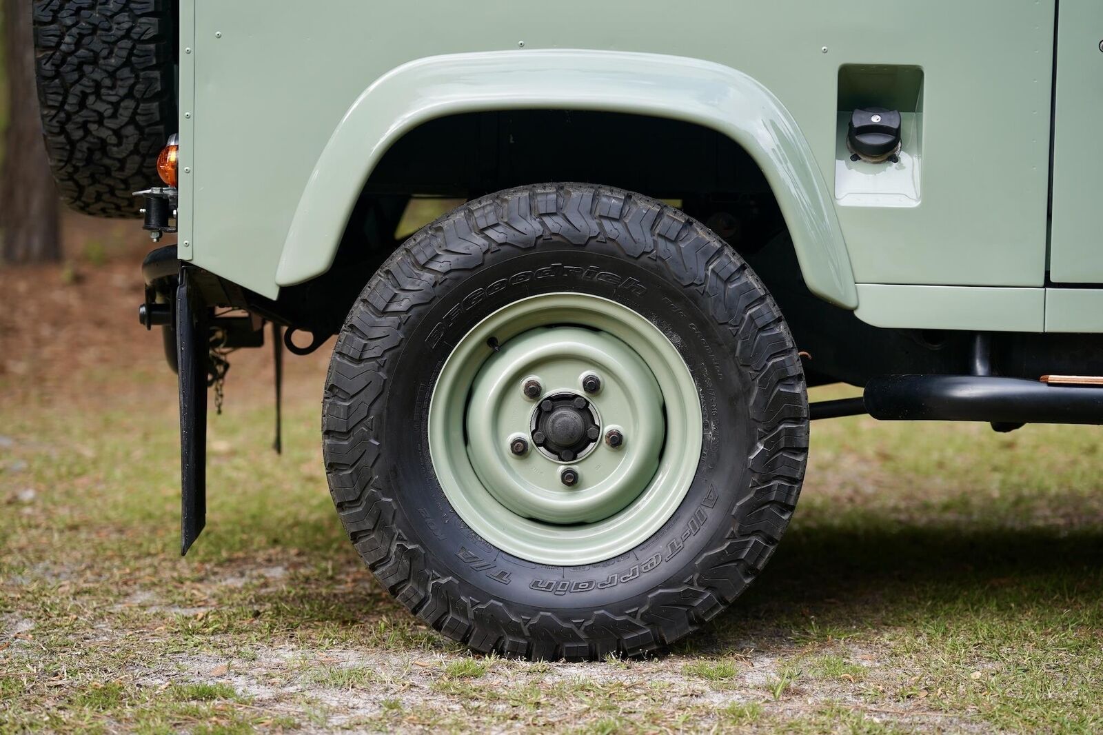 Land-Rover-Defender-1988-23