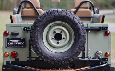 Land-Rover-Defender-1988-24