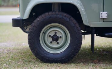 Land-Rover-Defender-1988-27