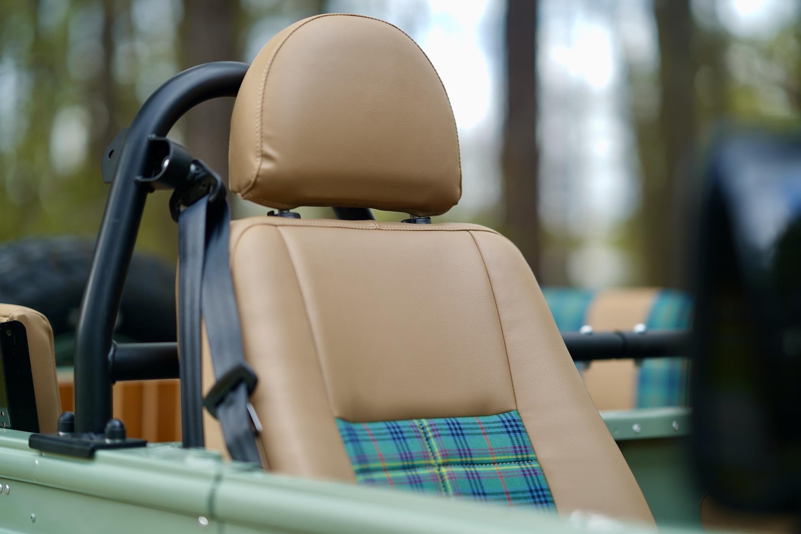 Land-Rover-Defender-1988-30