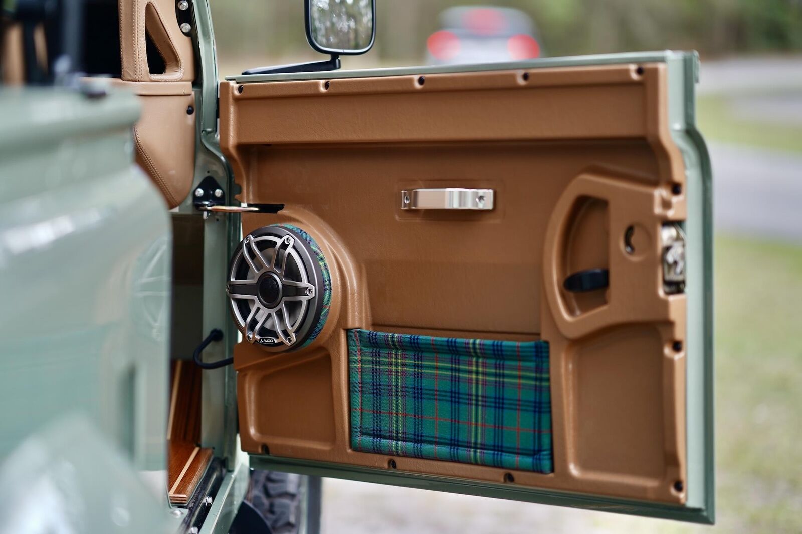 Land-Rover-Defender-1988-33