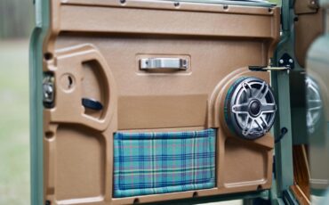 Land-Rover-Defender-1988-8
