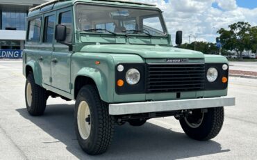 Land-Rover-Defender-1988-SUV-10
