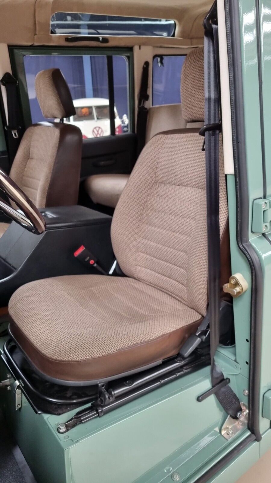 Land-Rover-Defender-1988-SUV-18