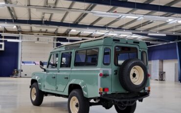 Land-Rover-Defender-1988-SUV-2