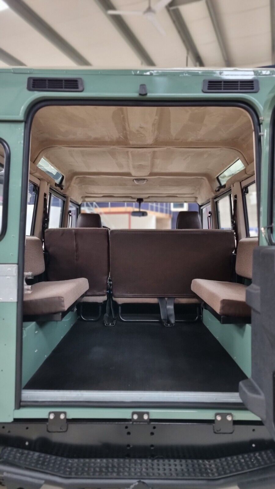 Land-Rover-Defender-1988-SUV-20