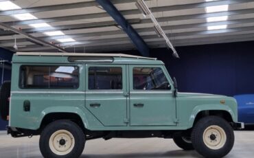 Land-Rover-Defender-1988-SUV-4