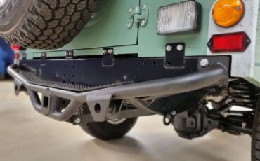 Land-Rover-Defender-1988-SUV-8