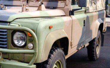 Land-Rover-Defender-1989-Pickup-Truck-21