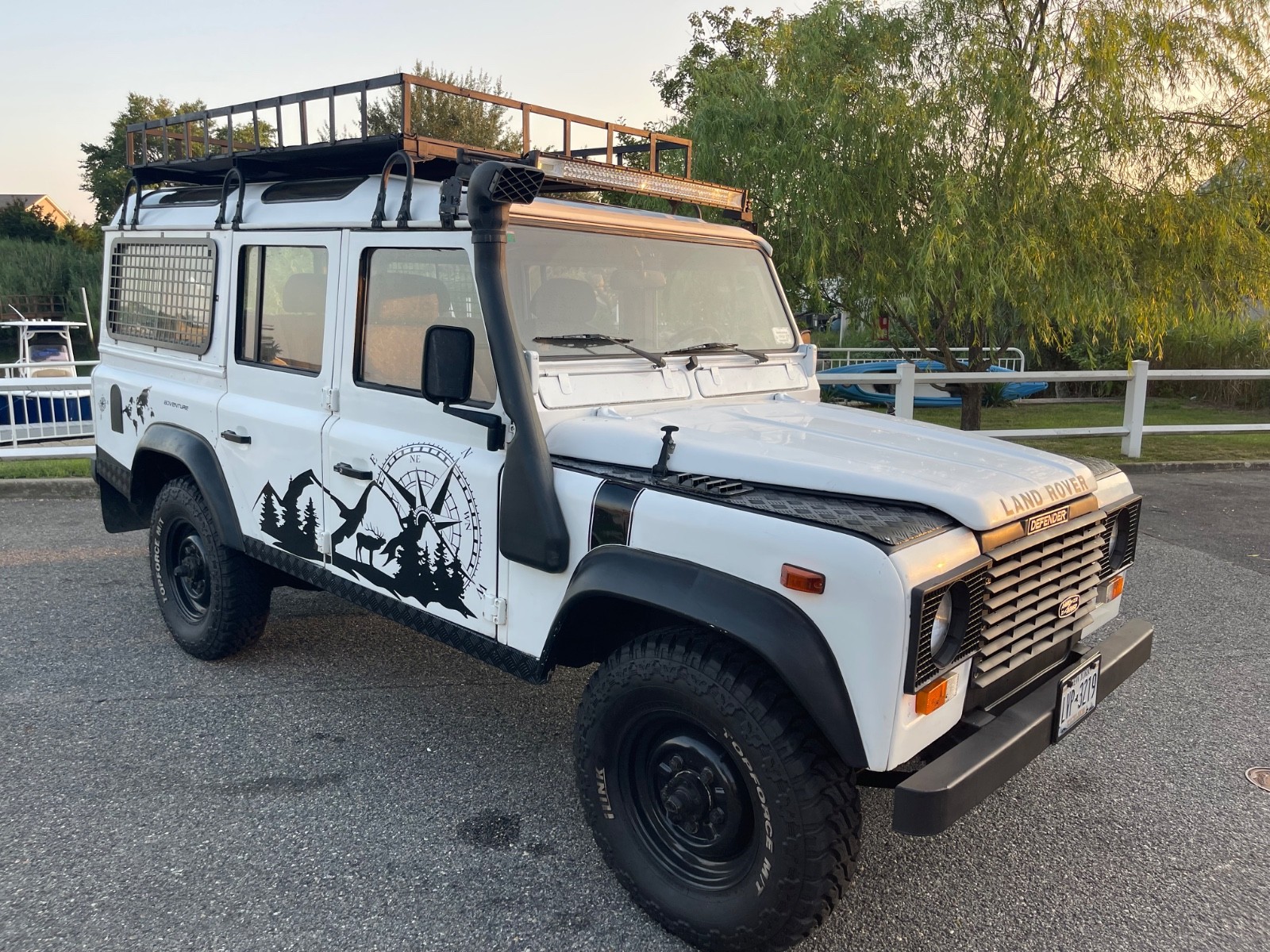 Land-Rover-Defender-1991-SUV-1