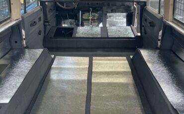 Land-Rover-Defender-1991-SUV-12