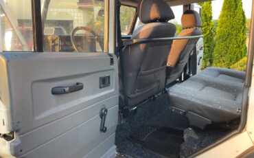 Land-Rover-Defender-1991-SUV-15